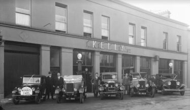 Morris Cars on sale in the 1920s | Photo: National Library of Ireland: https://www.flickr.com/photos/nlireland/6531108775I. NLI Ref: P_WP_3600