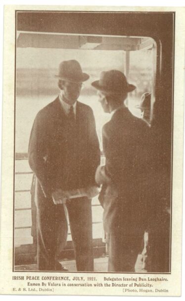 Delegates leaving Dun Laoghaire, July 1921.  Eamon De Valera in conversation with the Director of Publicity (Barton Collection, WLAA/PP1) | Wicklow County Archives